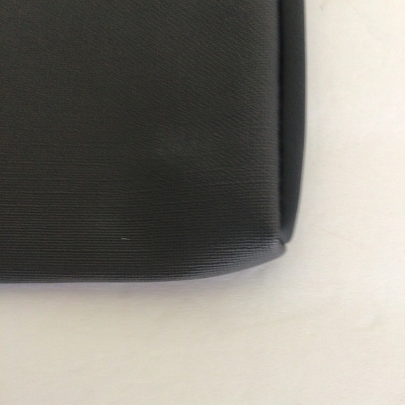 TUMI FOR DELTA COSMETIC CASE BAG - Picture 4 of 10